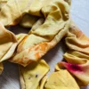 Coletero de seda amarillo